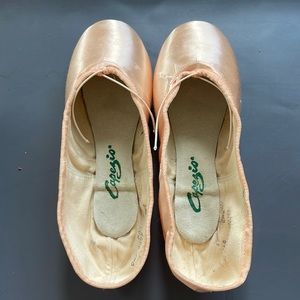 Capezio Prelude Pointe Shoes Various Sizes